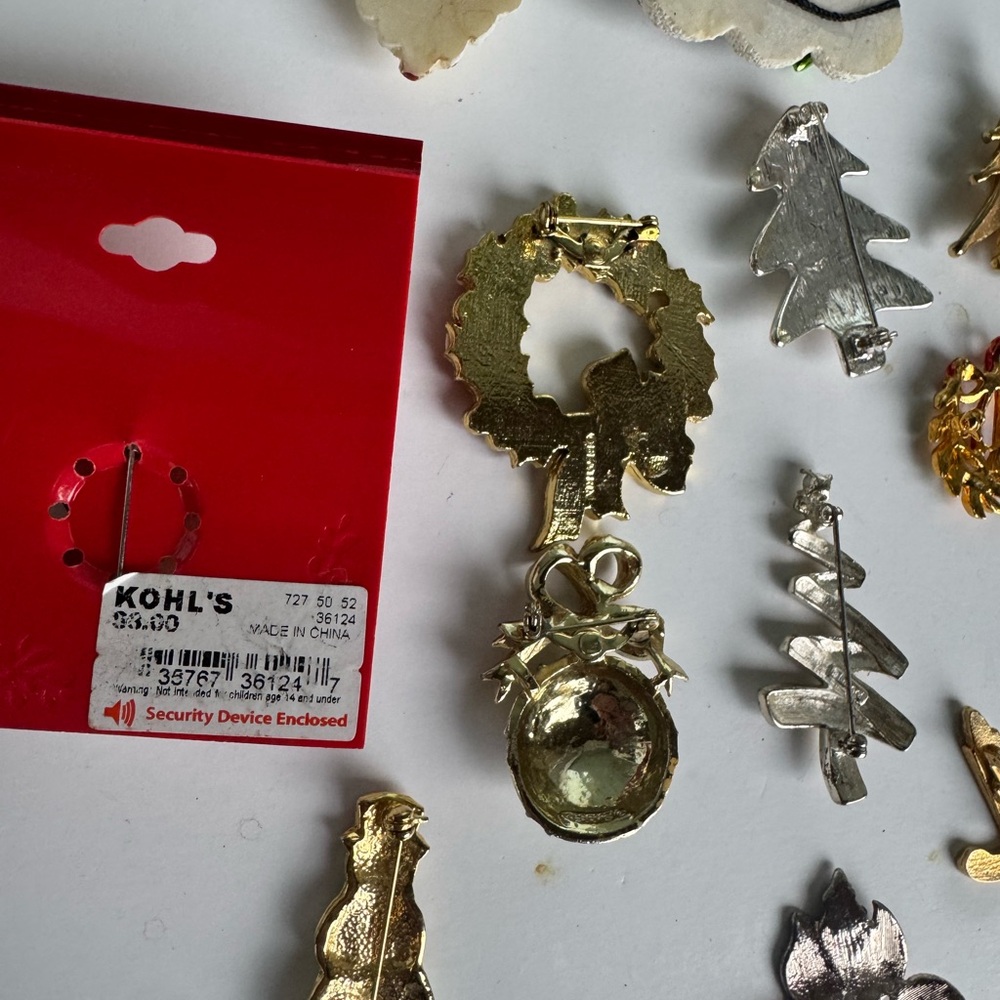 Christmas Holiday Winter Vintage to Now Brooch Jewelry Lot Craft Supplies - Picture 7 of 10